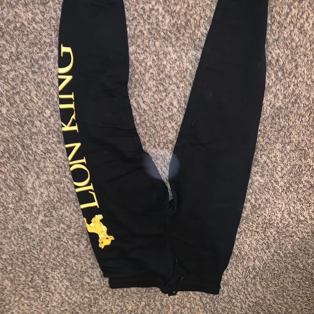 Lion king sweat pants tight on bottom